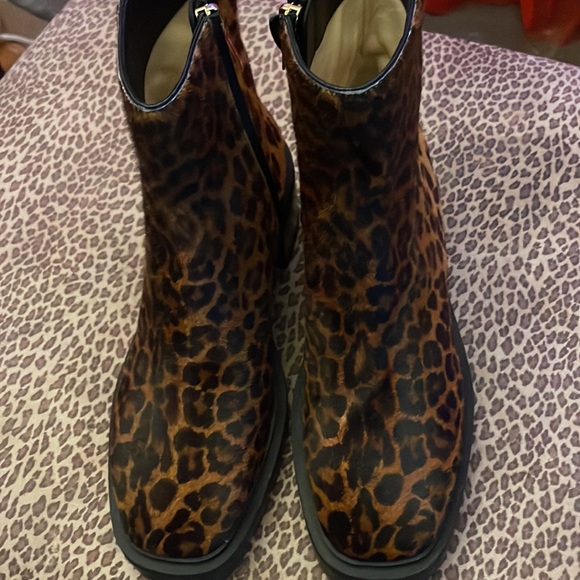 Jimmy Choo Mava Leopard Print Real Fur Moto Biker Lug Ankle Boots - Picture 6 of 7